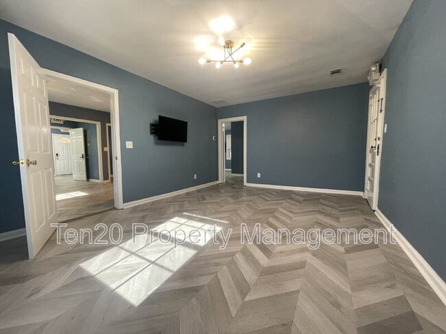 Building Photo - 4741 Armour Rd