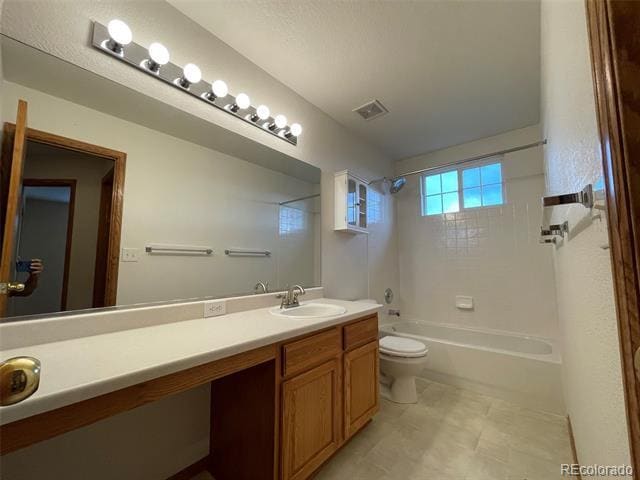 Building Photo - 2284 Dogwood Cir