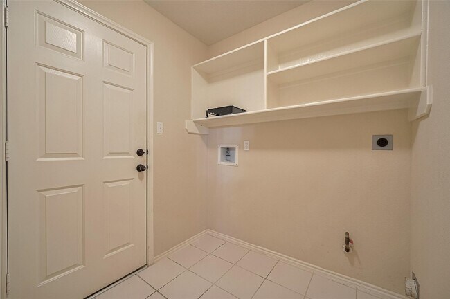 Building Photo - 23035 Canal Rd