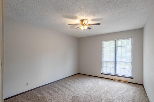 Building Photo - 4246 Santa Anna Dr