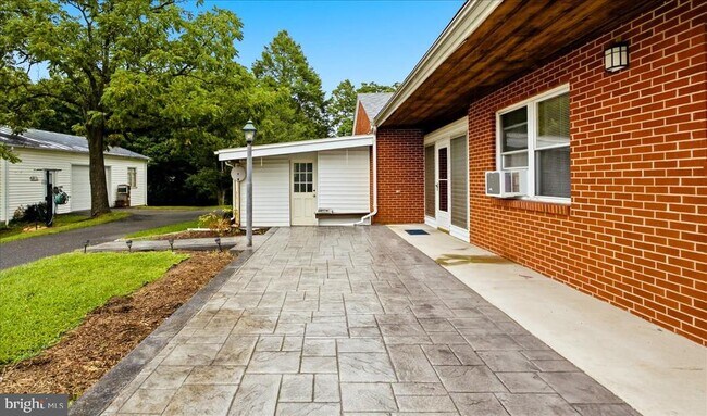 Building Photo - 3044 N Frederick Pike