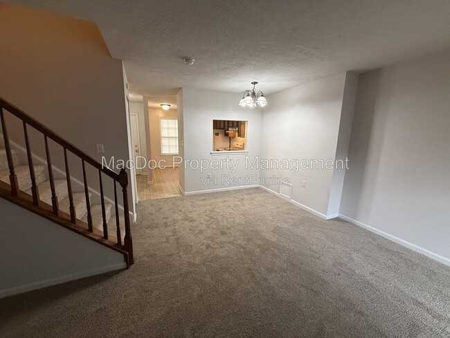 Building Photo - 11185 Kensington Pl