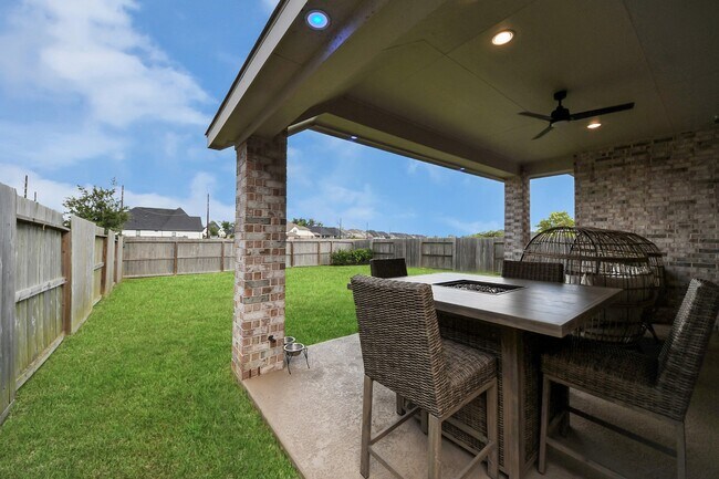 Building Photo - 1711 Rustling Creek Dr