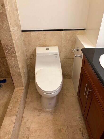 Building Photo - 2345 Ala Wai Blvd