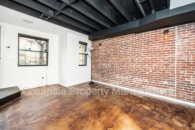 Building Photo - 811 T St NW