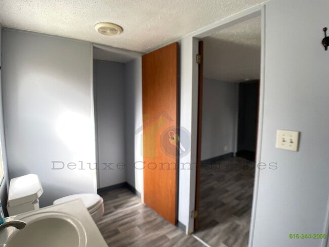 Building Photo - Newly Updated Mobile Home! Spacious 3 Bedroom! Baseline Estates