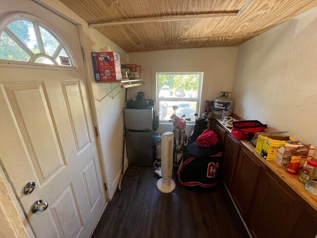 Building Photo - JUNE 2026 - Duluth MN 7 Bed - 2 Bath Singl...