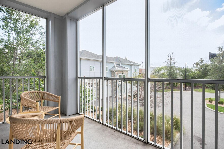 Building Photo - 2300 Tapestry Park Dr Dr