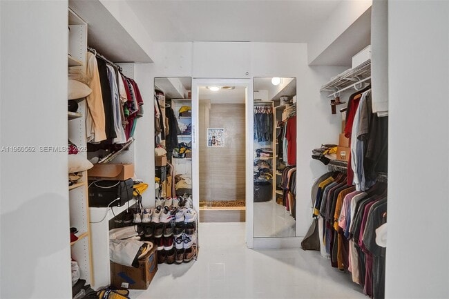 Building Photo - 11111 Biscayne Blvd