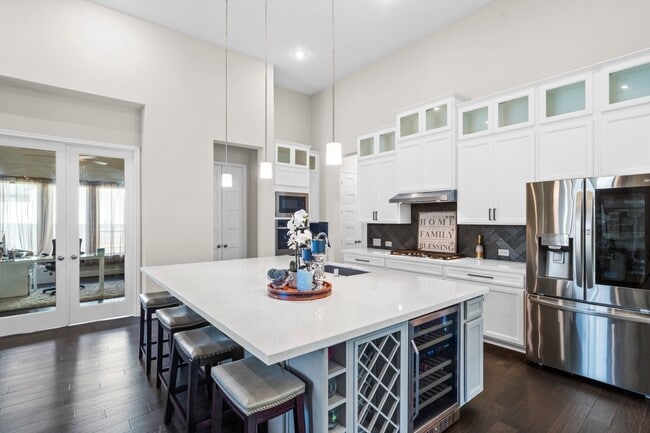 Building Photo - 2210 Bristlegrass Dr