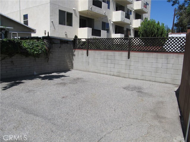 Building Photo - 11217 La Maida St