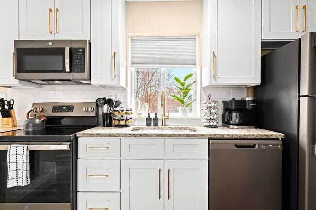 Building Photo - 27882 Gratiot Ave