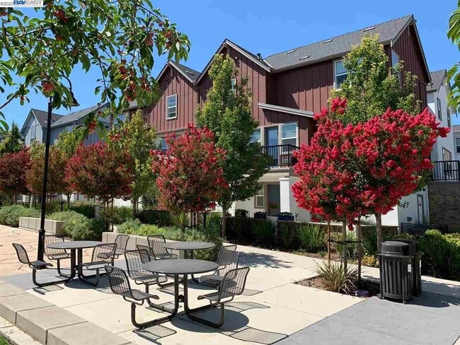 Building Photo - 3808 Camino Lp