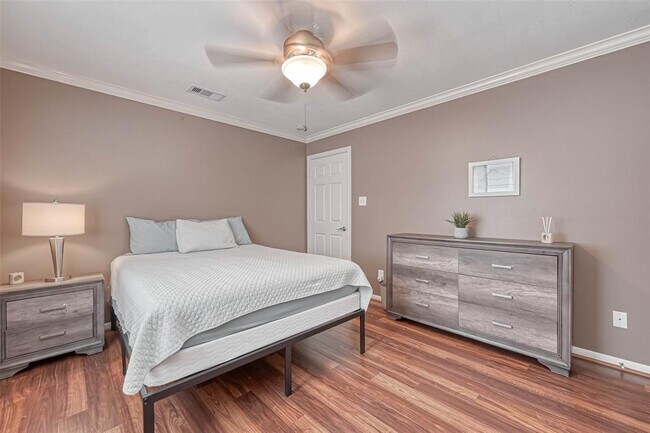 Building Photo - 1204 Andrews St