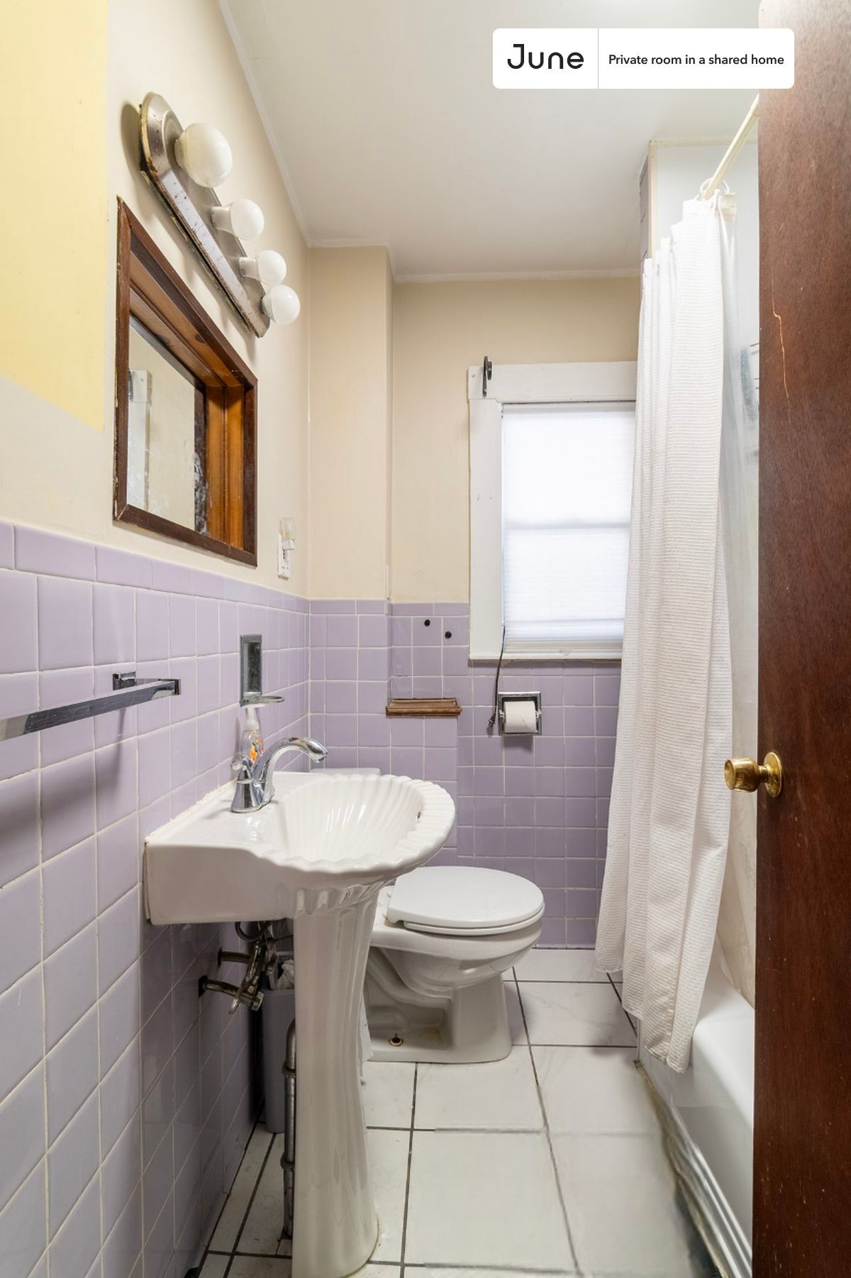 Building Photo - Room in Shared 5 bed/1 bath home