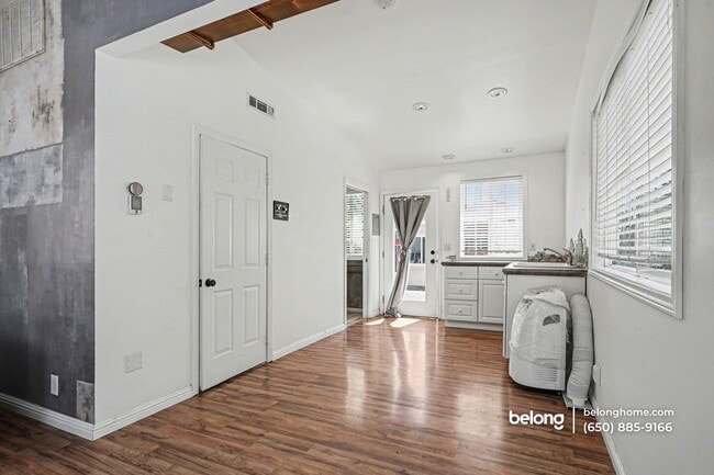 Building Photo - 1531 Highland Blvd