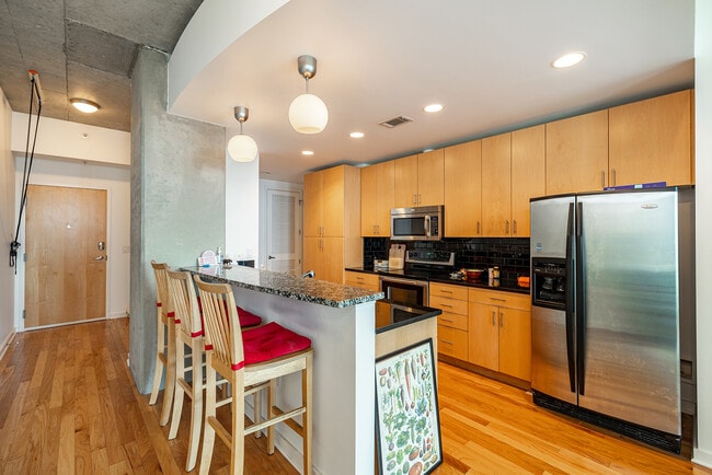 Building Photo - 777 N Ashley Dr