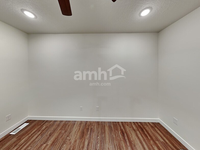Building Photo - 3471 N Annabell St