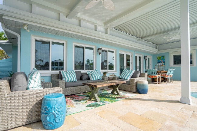 Building Photo - 2910 Alton Dr