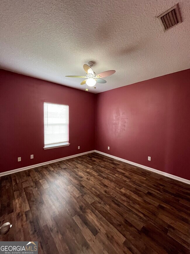 Building Photo - 227 Royal Palms Ave