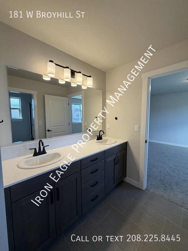 Building Photo - 181 W Broyhill St