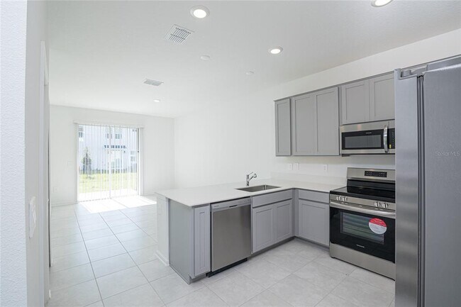 Building Photo - 2642 Runners Cir
