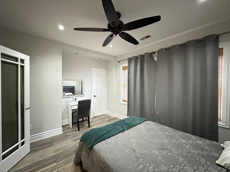 Building Photo - 720 N Elizabeth St