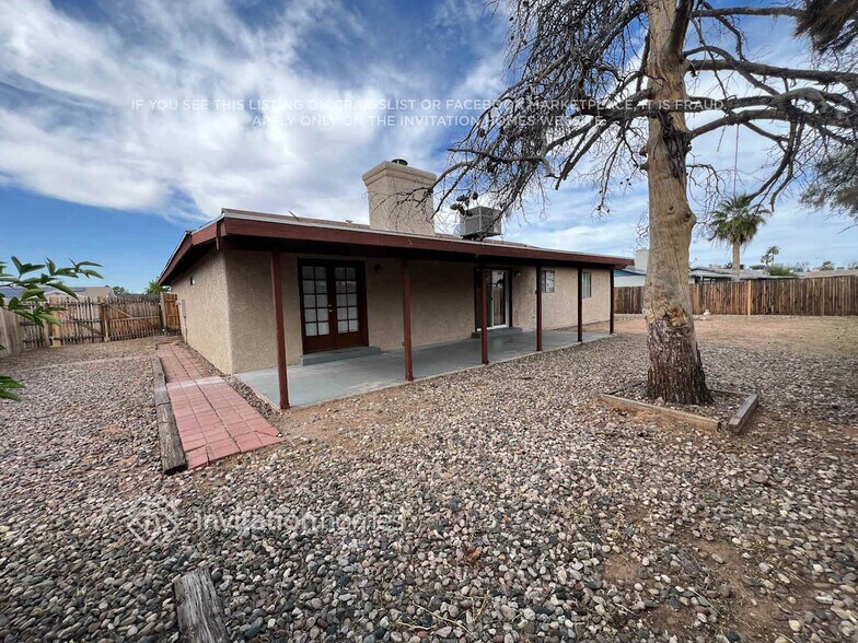 Building Photo - 2651 E Jerome Ave