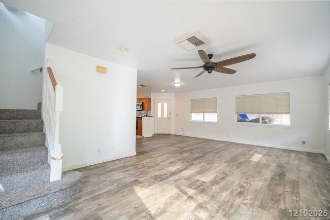 Building Photo - $3500 l 3 Bed / 2 Bath / 2 Parking IN SEA COUNTRY W 12 SOLAR PANELS