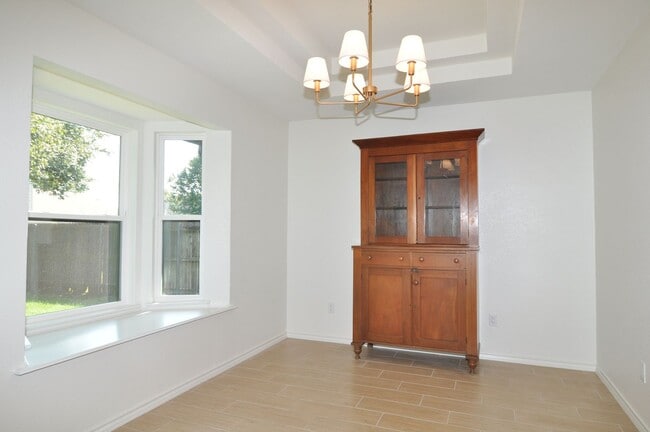 Building Photo - 3 Cimarron Dr