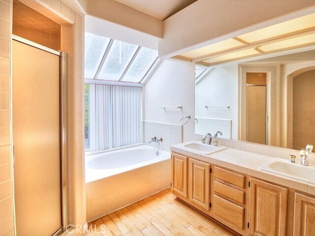 Building Photo - 968 C. Amable