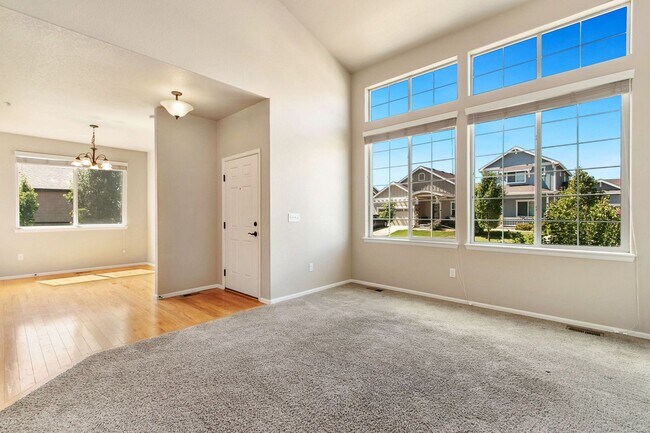 Building Photo - 3 Bedroom, 4 Bathroom, 2-Car Garage in Rig...