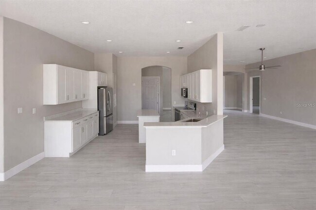 Building Photo - 3504 Valleyview Dr