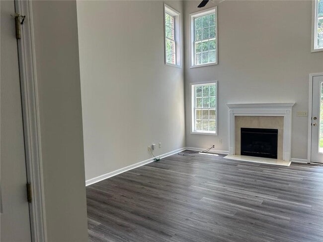Building Photo - 6133 Mulberry Park Dr