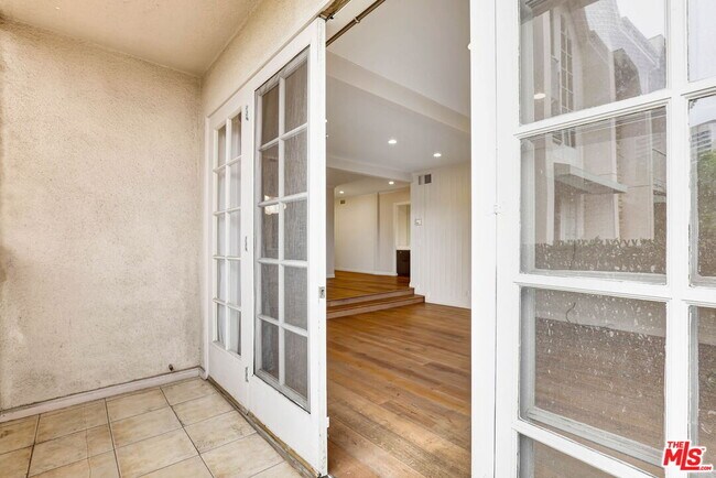 Building Photo - 1260 S Beverly Glen Blvd