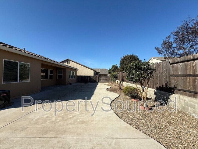 Building Photo - 1073 Kumara St