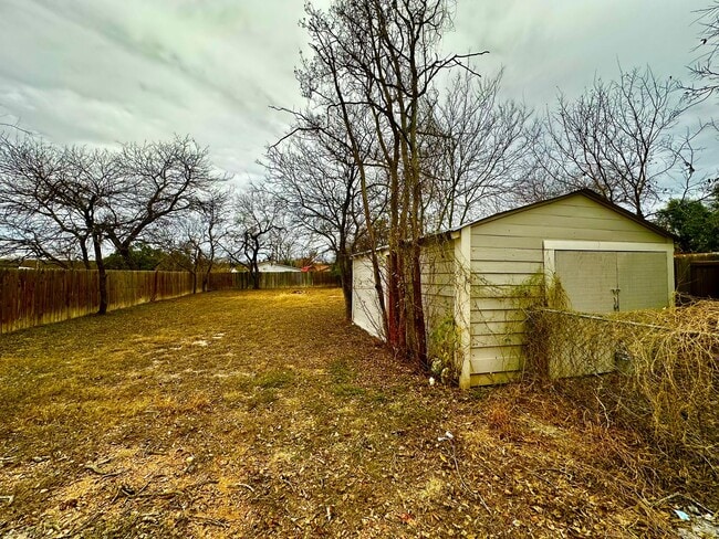 Building Photo - Cozy Cottage in Kerrville