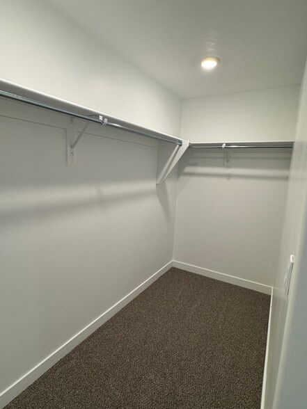 Building Photo - 4334 N Buckstone Wy