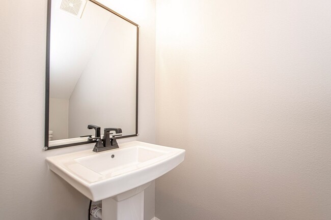 Building Photo - New Construction 3 bed 2 1/2 Bath, 2,020 s...
