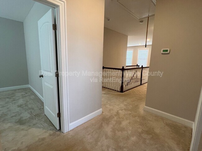 Building Photo - 1351 Gilwood Dr