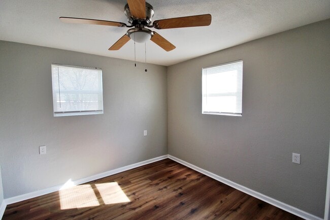 Building Photo - 306 Pullen St