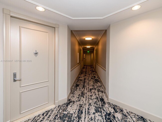 Building Photo - 888 Brickell Key Dr