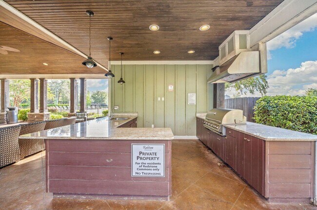 Building Photo - 1048 Limpkin St