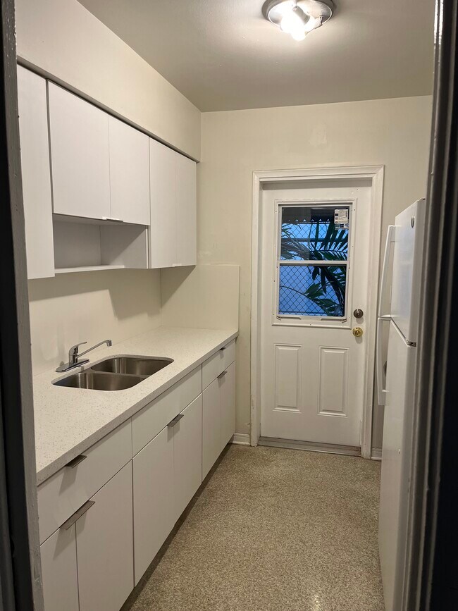 Building Photo - 2521 SW 3rd St