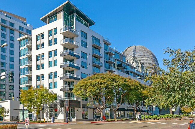 Building Photo - 206 Park Blvd