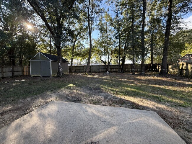 Building Photo - 192 Mary Ln