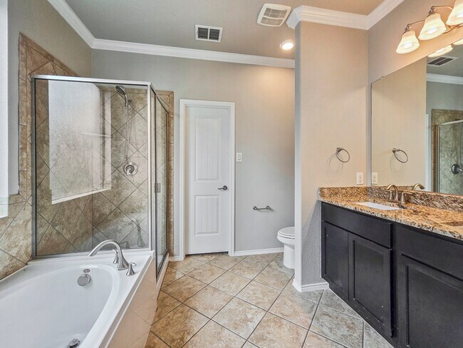 Building Photo - 12320 Walden Wood Dr