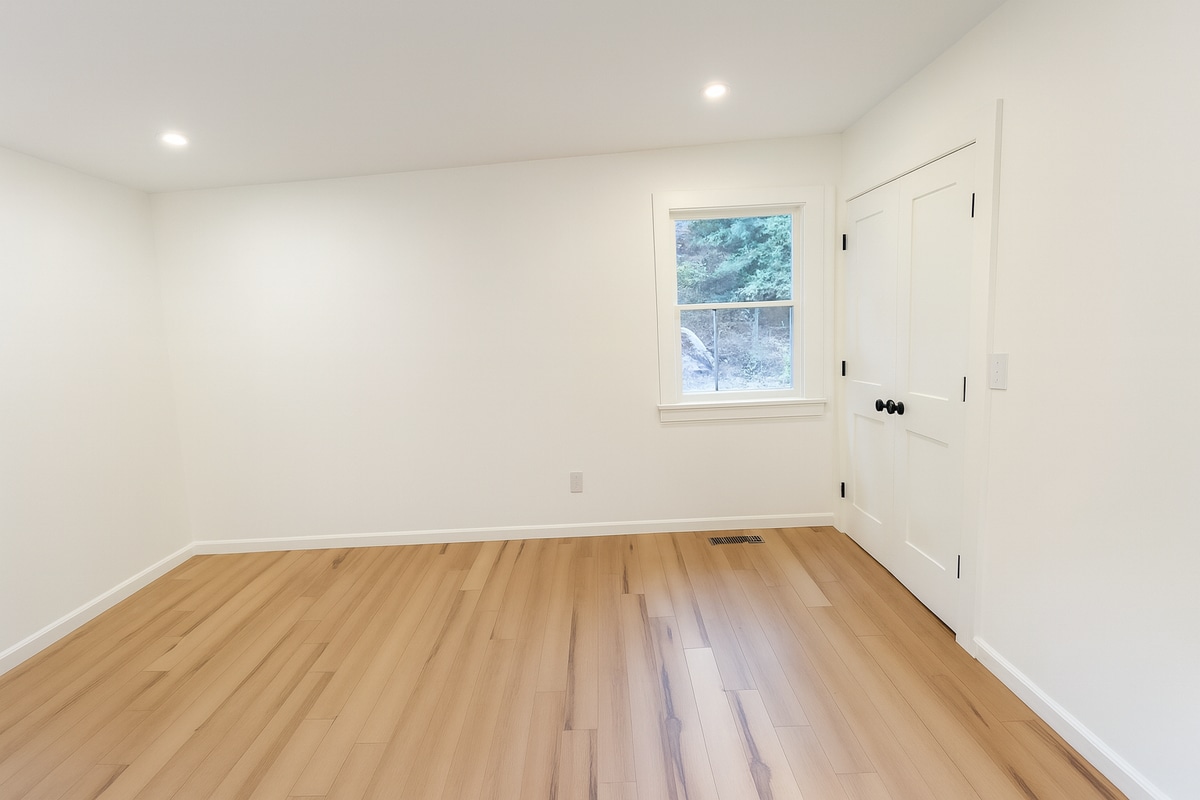 Building Photo - 258 N Country Rd