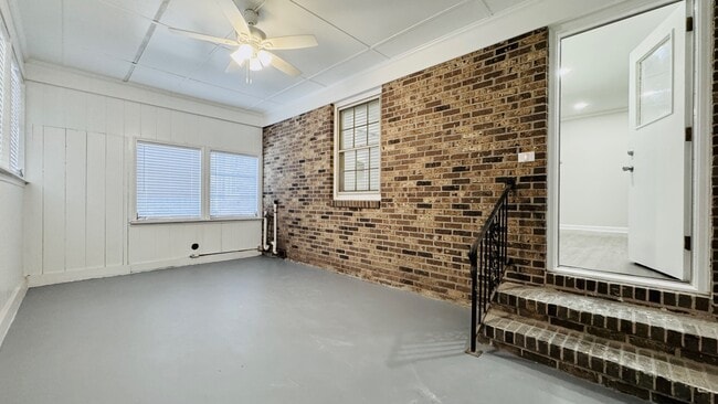 Building Photo - 815 W Palmetto St