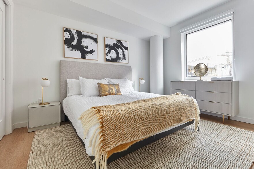 Building Photo - 1b Marshall Dr